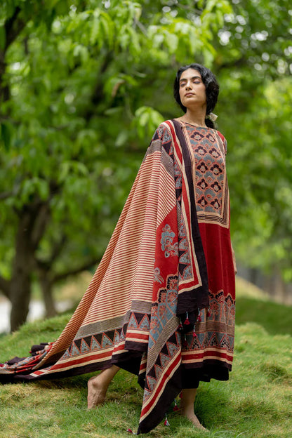 Maroon Traditional Motif Print Cotton Kurta With Dupatta