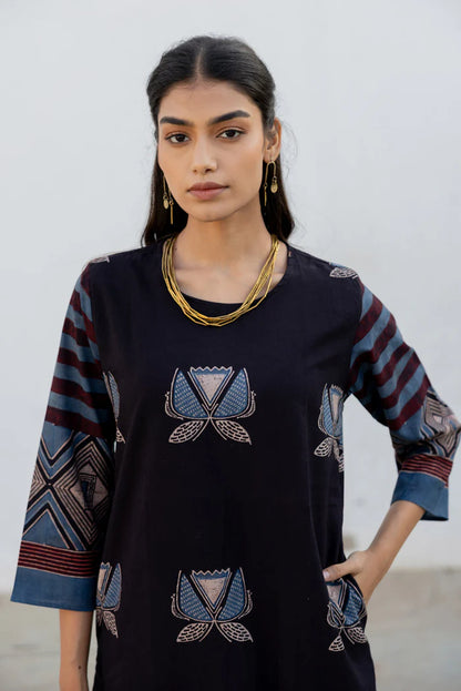 Navy Printed Paneled Cotton Kurta