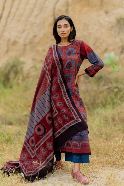 Maroon & Indigo Circular Motif Print Cotton Kurta With Dupatta