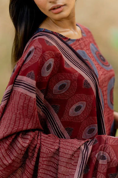 Maroon & Indigo Circular Motif Print Cotton Kurta With Dupatta