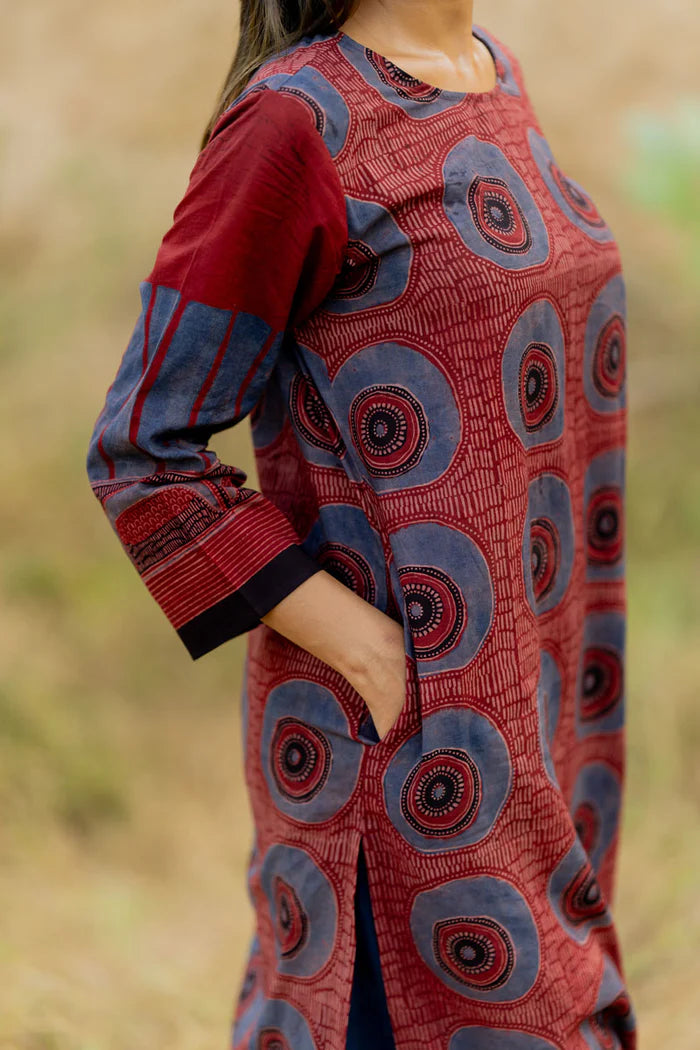 Maroon & Indigo Circular Motif Print Cotton Kurta With Dupatta